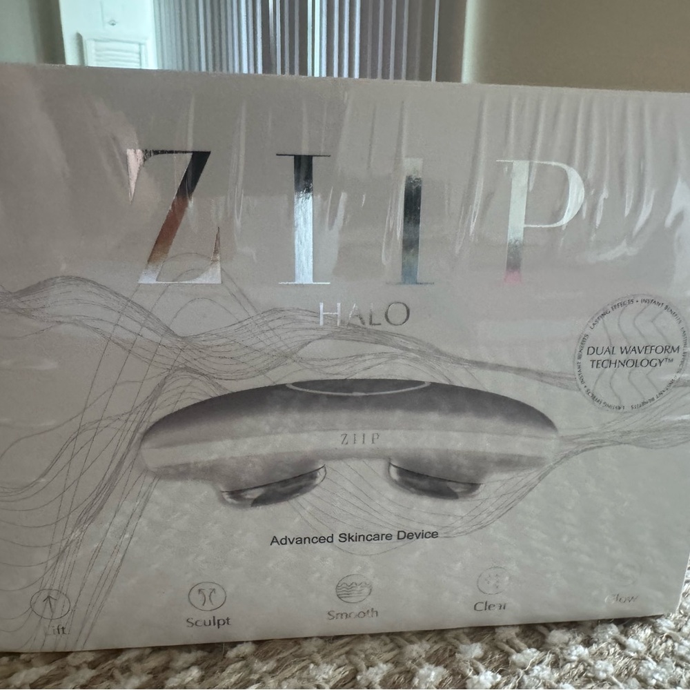 Halo Microcurrent Skincare Tool - Silver